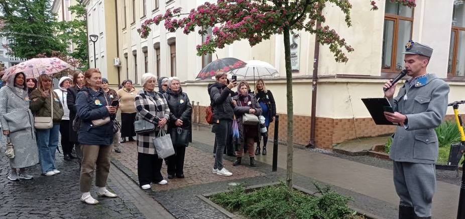 ДО ДНЯ МІСТА ФРАНКІВСЬКІ БІБЛІОТЕКАРІ ОРГАНІЗУВАЛИ ТЕАТРАЛІЗОВАНУ ЕКСКУРСІЮ