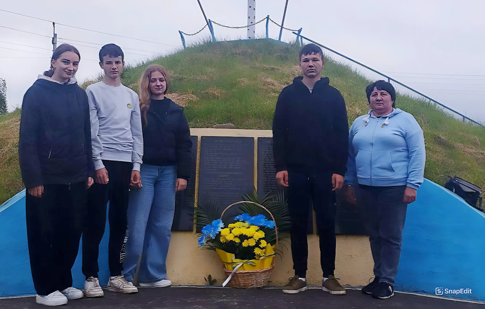 ЛІТЕРАТУРНО-ПОЕТИЧНА ГОДИНА ДО ВШАНУВАННЯ ДНЯ ГЕРОЇВ ВІДБУЛАСЯ В УЗИНІ