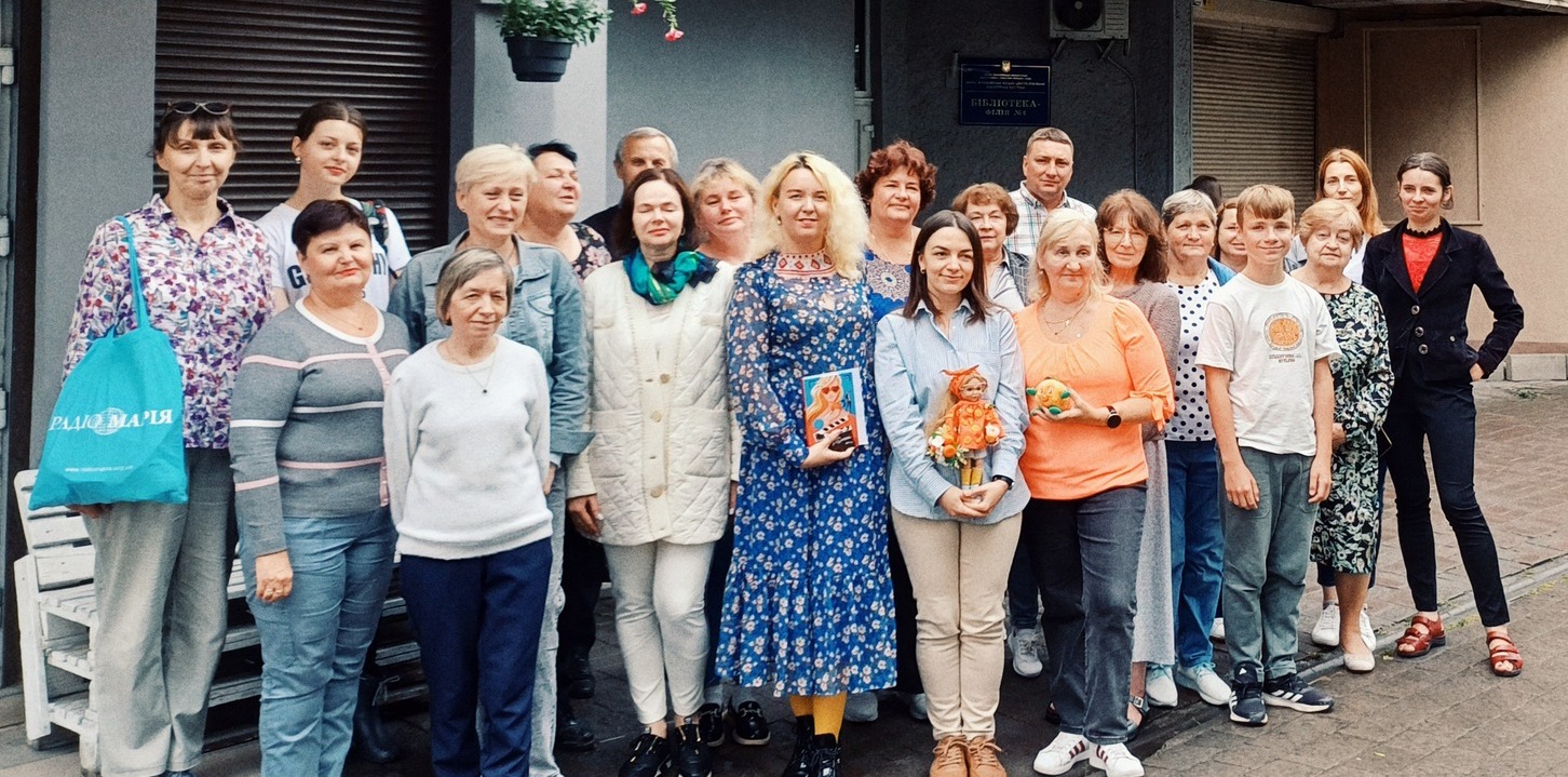 ПРЕЗЕНТАЦІЯ КНИГИ «АПЕЛЬСИН В КАЛЮЖІ» ЛЮДМИЛИ БАРАН