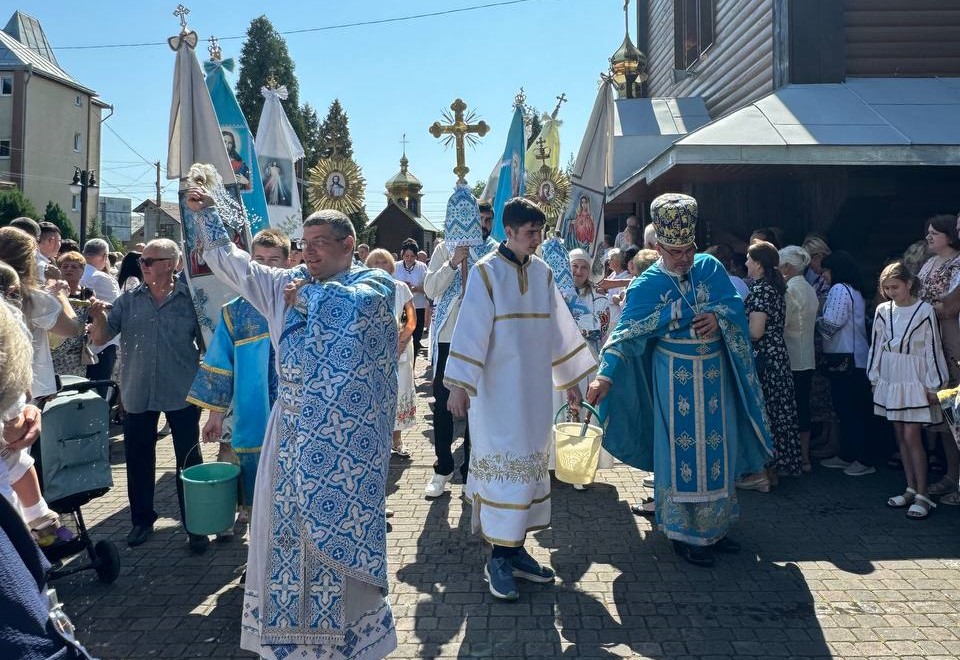 ХРАМОВИЙ ПРАЗНИК У КРИХІВЦЯХ
