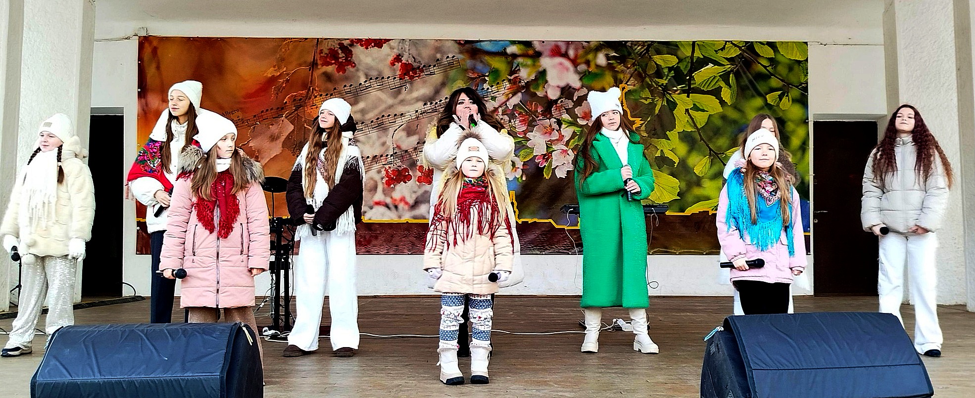 РІЗДВЯНА ПРОГРАМА "КОЛЯДА ЄДНАЄ" У МІСЬКОМУ ПАРКУ