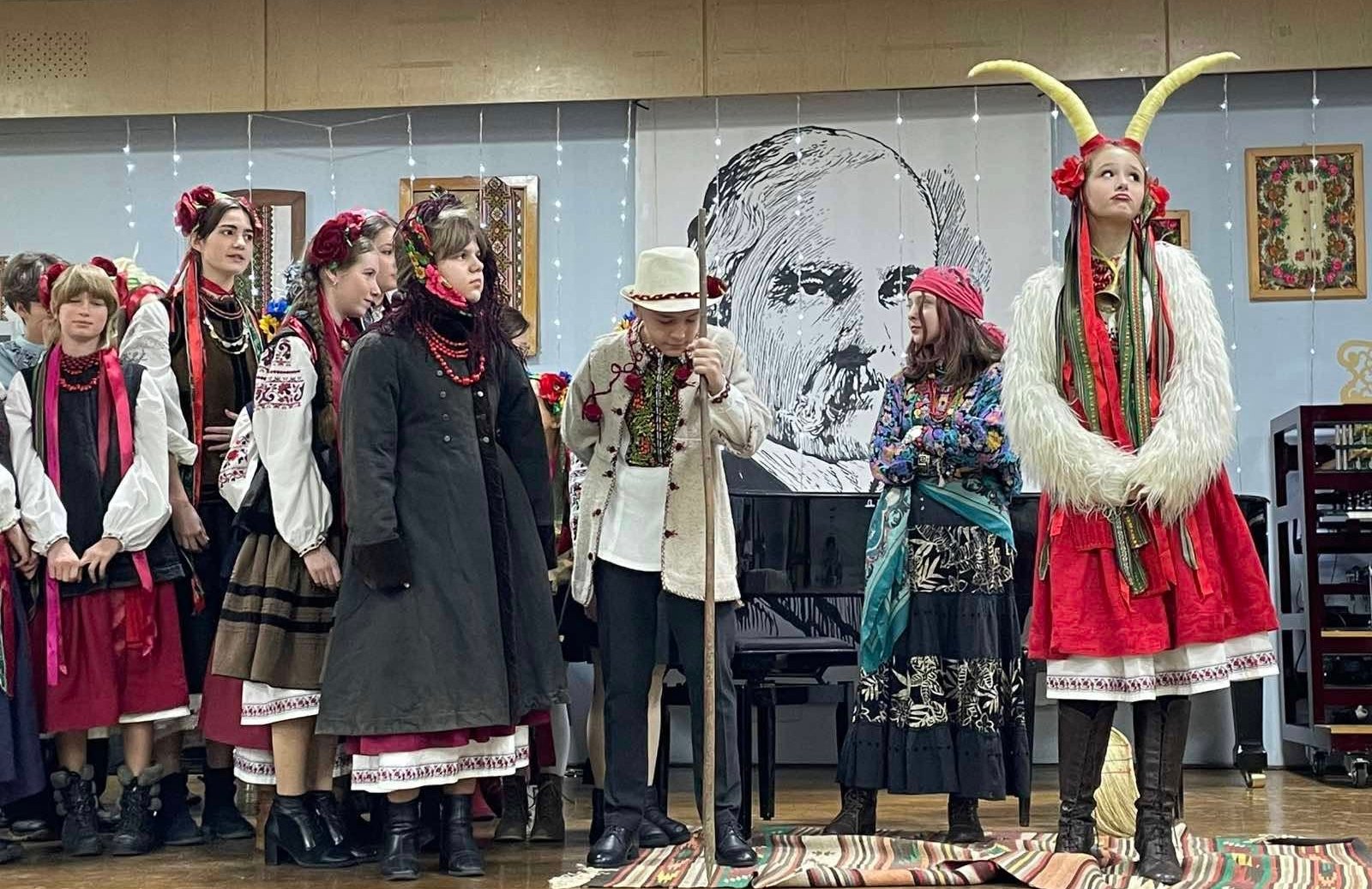 ЯСКРАВУ РОЗКОЛЯДУ ОРГАНІЗУВАЛИ В ДМШ №1 ІМ. М. ЛИСЕНКА