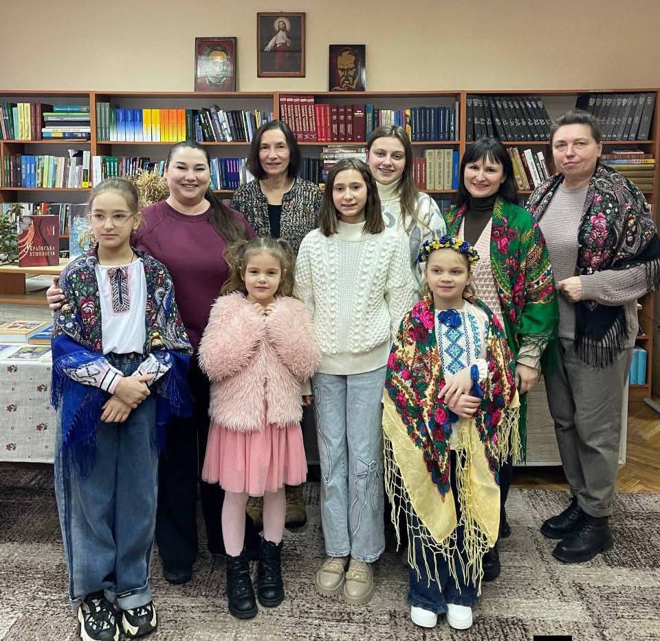 ЛІТЕРАТУРНО-МУЗИЧНА КОМПОЗИЦІЯ «КОЛЯДОЮ РІЗДВО ЗАВЕРШУЄМО»