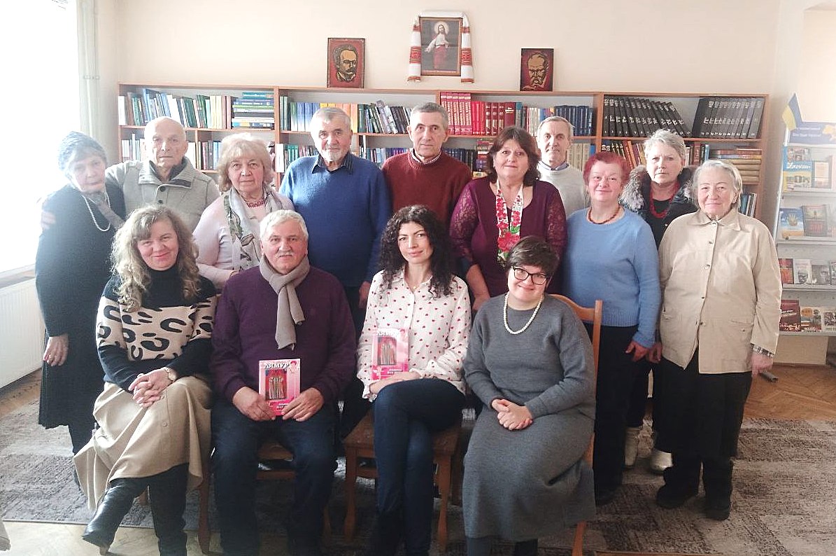 ВІДБУЛАСЯ ПРЕЗЕНТАЦІЯ АЛЬМАНАХУ ЛІРИЧНОЇ ПОЕЗІЇ «ЛЯМУР»