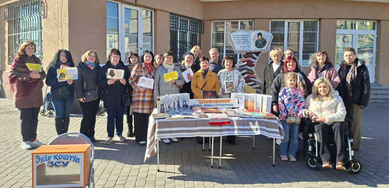 У ЦЕНТРІ ІВАНО-ФРАНКІВСЬКА ЧИТАЛИ ШЕВЧЕНКА