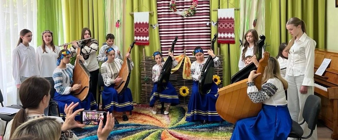 ТИСМЕНИЧАНСЬКА МУЗИЧНА ШКОЛА ПРЕДСТАВИЛА СВОЇ РІЧНІ ТВОРЧІ ЗДОБУТКИ