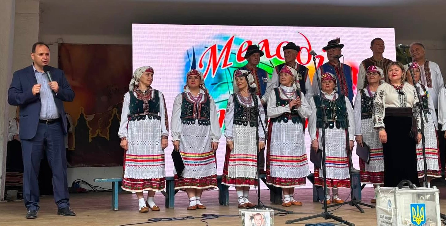 У МІСЬКОМУ ПАРКУ ВІДБУЛАСЬ МИСТЕЦЬКО-ПАТРІОТИЧНА ПРОГРАМА ДО ДНЯ УКРАЇНСЬКОЇ ДЕРЖАВНОСТІ