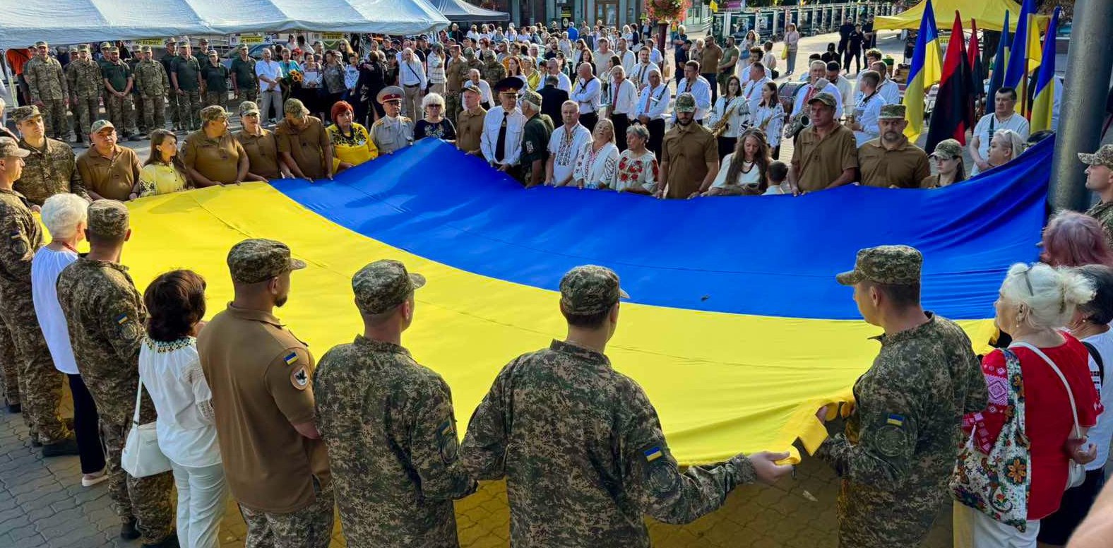 ОФІЦІЙНА ЦЕРЕМОРНІЯ ПІДНЯТТЯ ДЕРЖАВНОГО ПРАПОРА