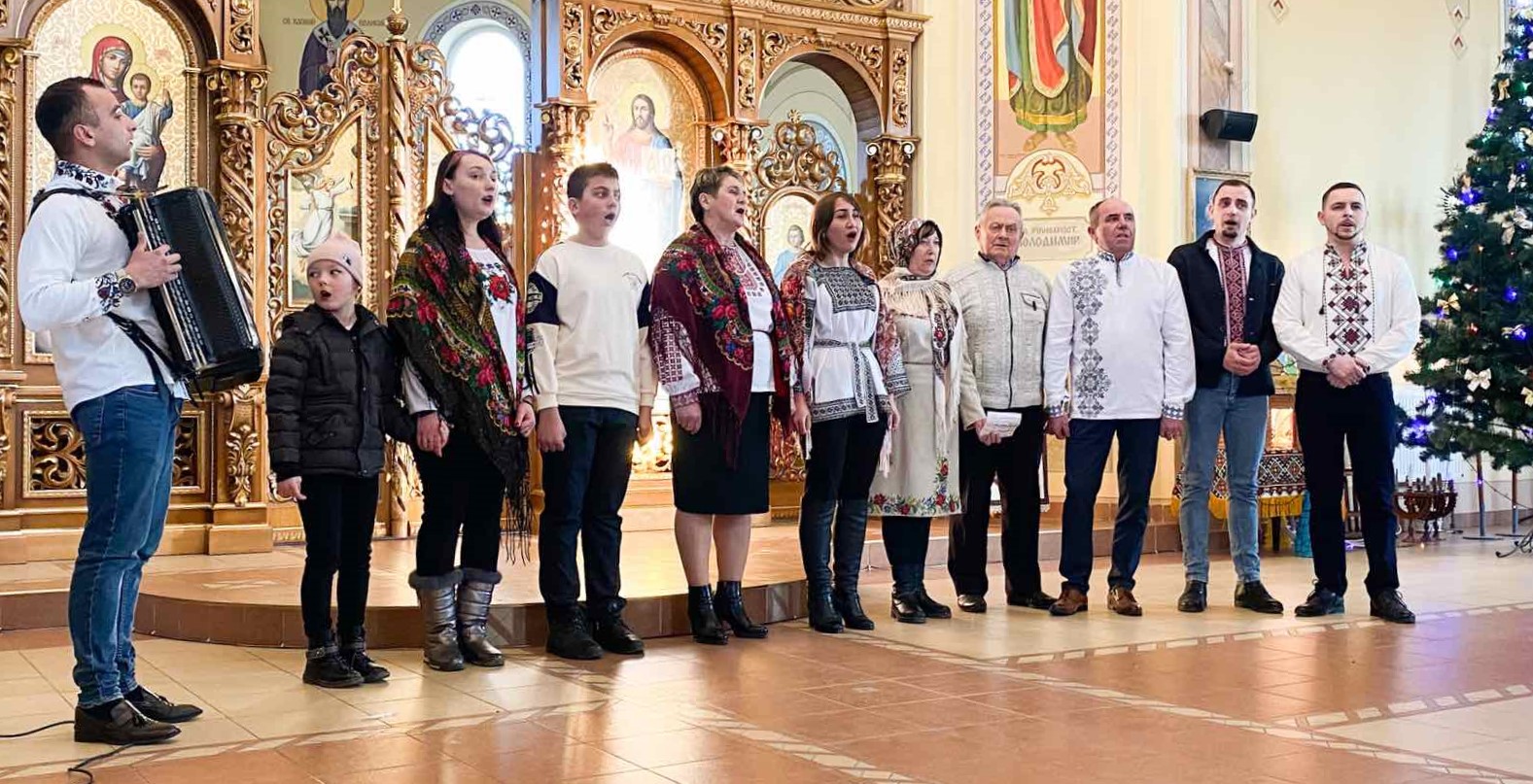 РОЗКОЛЯДА У ХРАМІ РІЗДВА ПРЕСВЯТОЇ БОГОРОДИЦІ С. БЕРЕЗІВКА