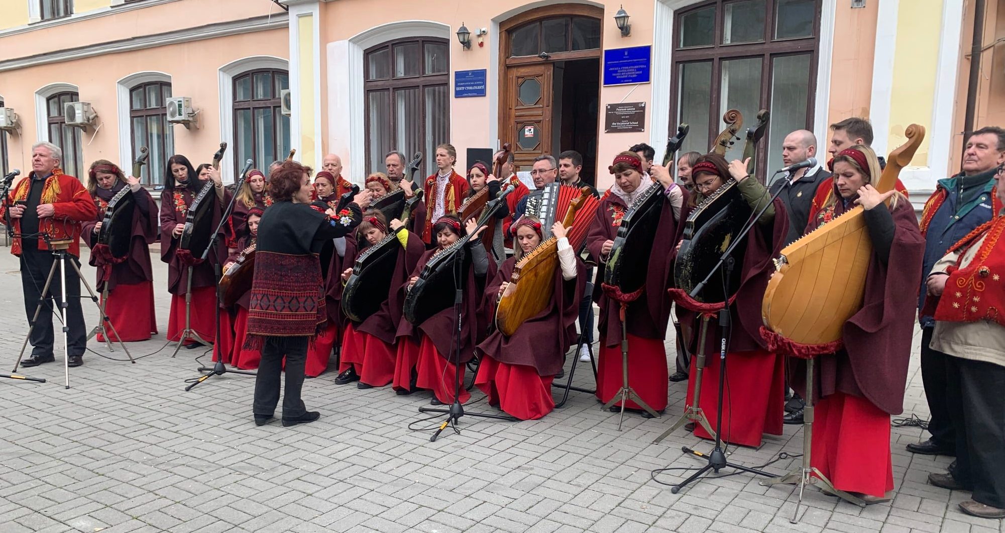 НАСИЧЕНИЙ ТИЖДЕНЬ У ЗАКЛАДАХ КУЛЬТУРИ