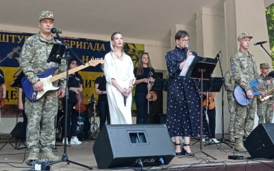 НА "МЕЛОДІЯХ ПАРКУ" ВИСТУПИЛИ ГОСТІ З КОЛОМИЇ