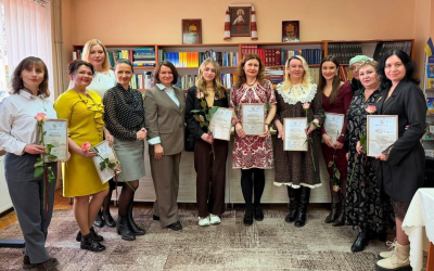 ДО ДНЯ ПИСЬМЕННИКА ОКСАНА САВЧУК ВІДЗНАЧИЛА ПОДЯКАМИ ФРАНКІВСЬКИХ  ПИСЬМЕННИЦЬ