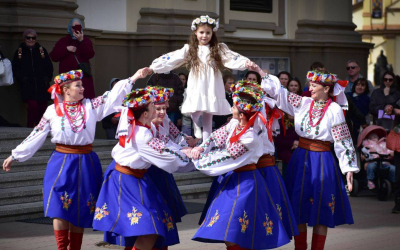 ВЕЛИКДЕНЬ У ФРАНКІВСЬКУ: ВІДБУЛИСЯ ТРАДИЦІЙНІ ГАЇВКИ БІЛЯ КАТЕДРИ