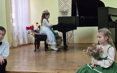 МЕЛОДІЇ ВЕСНИ У ВИКОНАННІ ЮНИХ МУЗИКАНТІВ