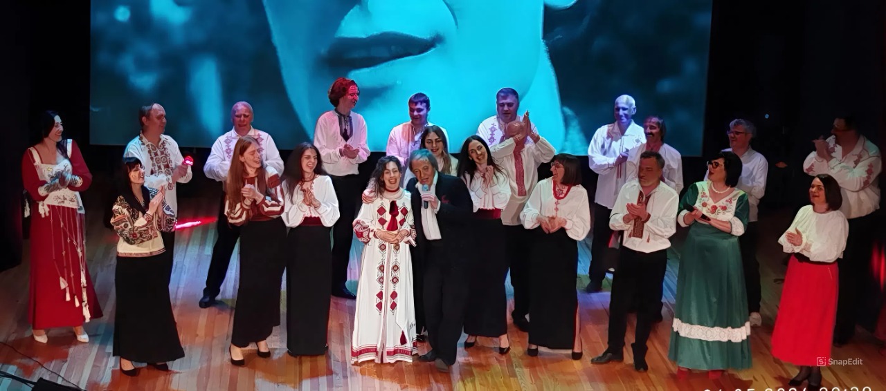 У ФІЛАРМОНІЇ ВІДБУЛАСЬ МИСТЕЦЬКА ПРОГРАМА ЗА УЧАСТЮ ВАСИЛЯ ЗІНКЕВИЧА ТА ОРКЕСТРУ "РАПСОДІЯ"