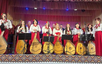 КАПЕЛА БАНДУРИСТІВ ПРИВІТАЛА МЕШКАНЦІВ ЧУКАЛІВКИ З БЛАГОВІЩЕННЯМ ТА ХРАМОВИМ СВЯТОМ